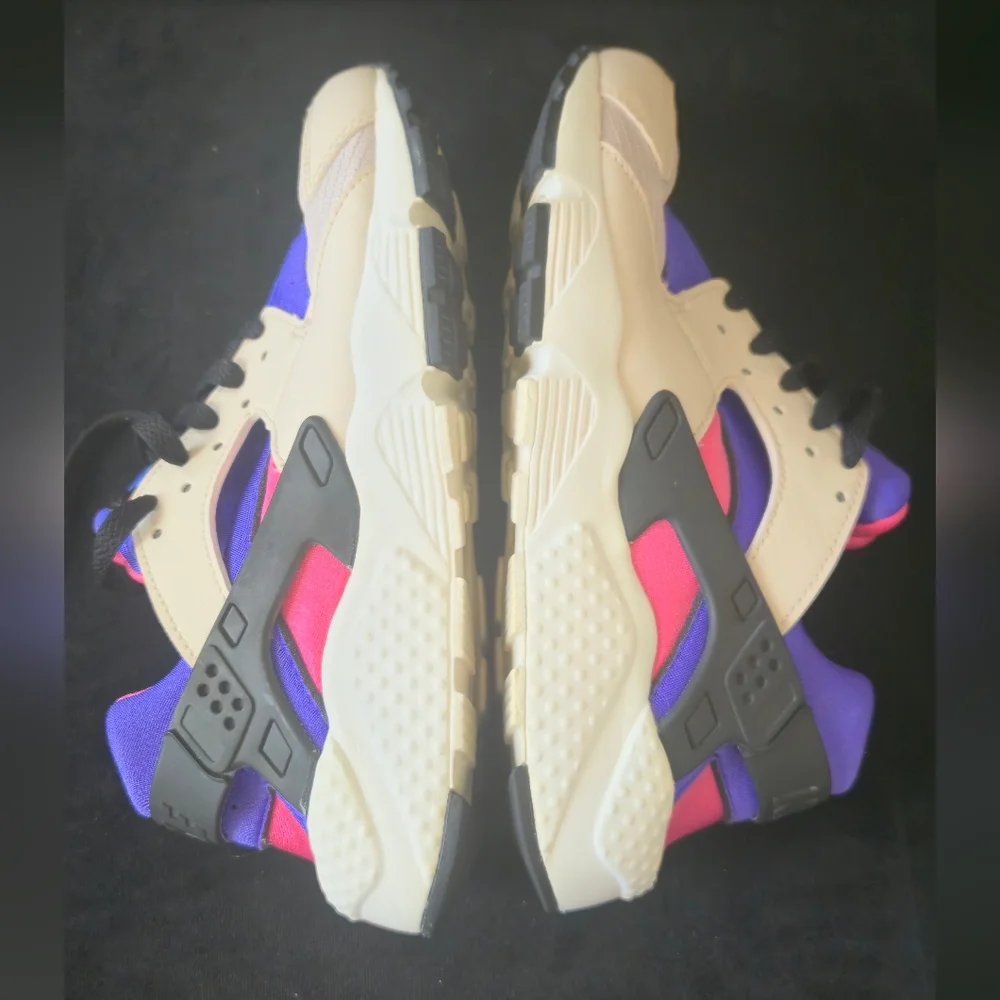 Nike  Air Huarache Shoes Persian Violet Desert Athletic Sneakers.